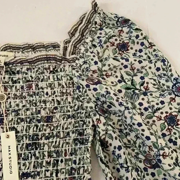 Max Studio smocked peasant blouse NWT size small - Picture 3 of 13